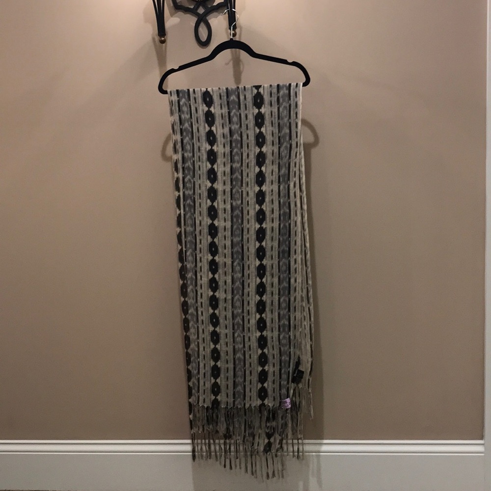 Beautiful linen scarf.